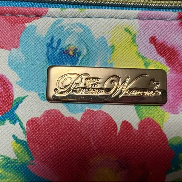 Pioneer woman Floral Women's Clutch with Tassel - Picture 2 of 2